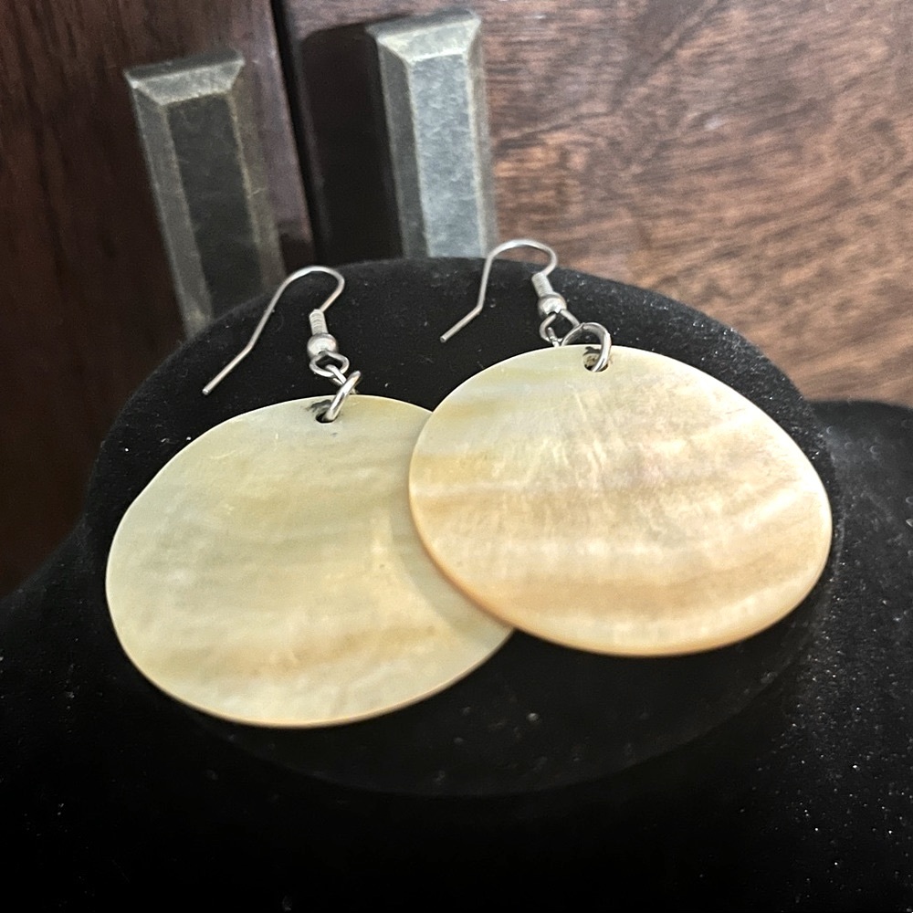 Circular Shell Dangle Earrings